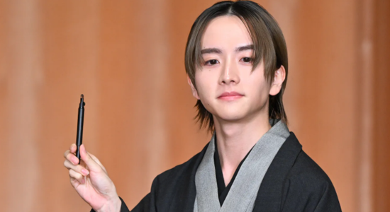 板垣李光人