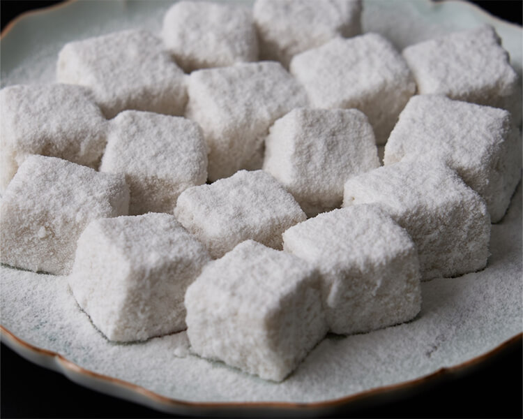 おすすめ和菓子② 神楽坂「いったつみとらどう」｜ココナッツ香る“椰子の白わらび餅”
